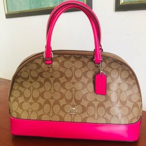 Coach Satchel. Coach sierra barely used. In good condition.